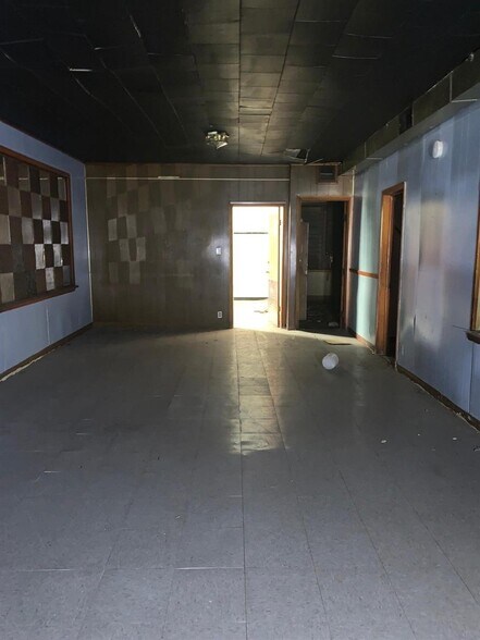 More Photos Of 1607 Broadway St, East Chicago General Retail For Sale