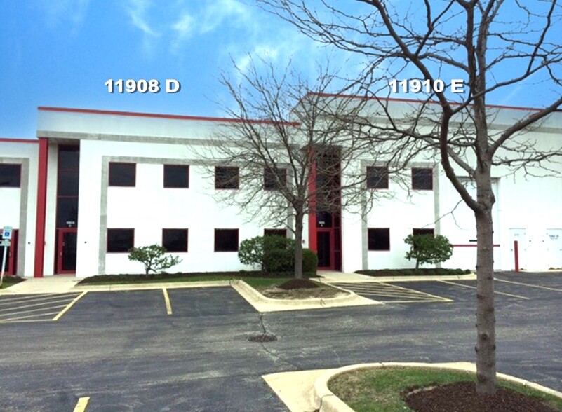 Primary Photo Of 11902-11940 Oak Creek Pky, Huntley Light Distribution For Lease