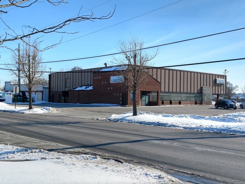 More Photos Of 881 E Dixie Dr, West Carrollton Light Distribution For Lease