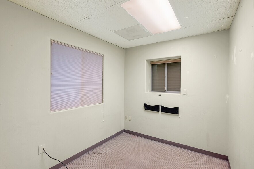 More Photos Of 3200 W Diamond St, Tucson Warehouse For Lease
