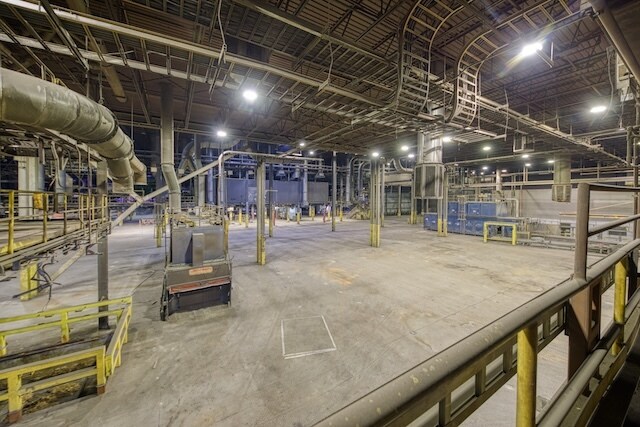 More Photos Of 134 Waupaca Dr, Etowah Manufacturing For Sale