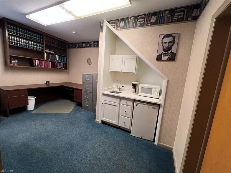 More Photos Of 171 Broad St, Conneaut Office For Sale