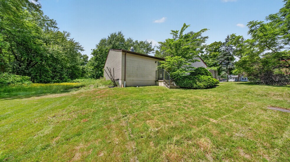 More Photos Of 29369 Lorain Rd, North Olmsted Flex For Sale