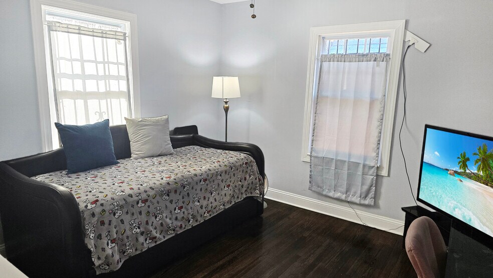 More Photos Of 1711 Candler Rd, Decatur Office Residential For Sale