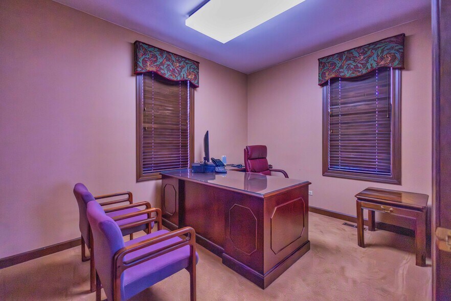 More Photos Of 1615 W Colonial Pky, Inverness Office For Sale