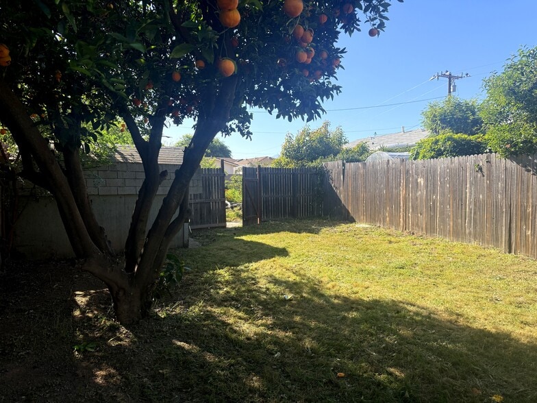 More Photos Of 50 Portal St, Oak View Multifamily For Sale
