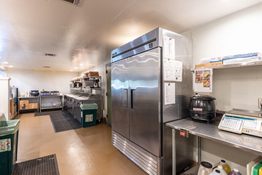 More Photos Of 3106 Golden Gate Dr, Napa Flex For Sale