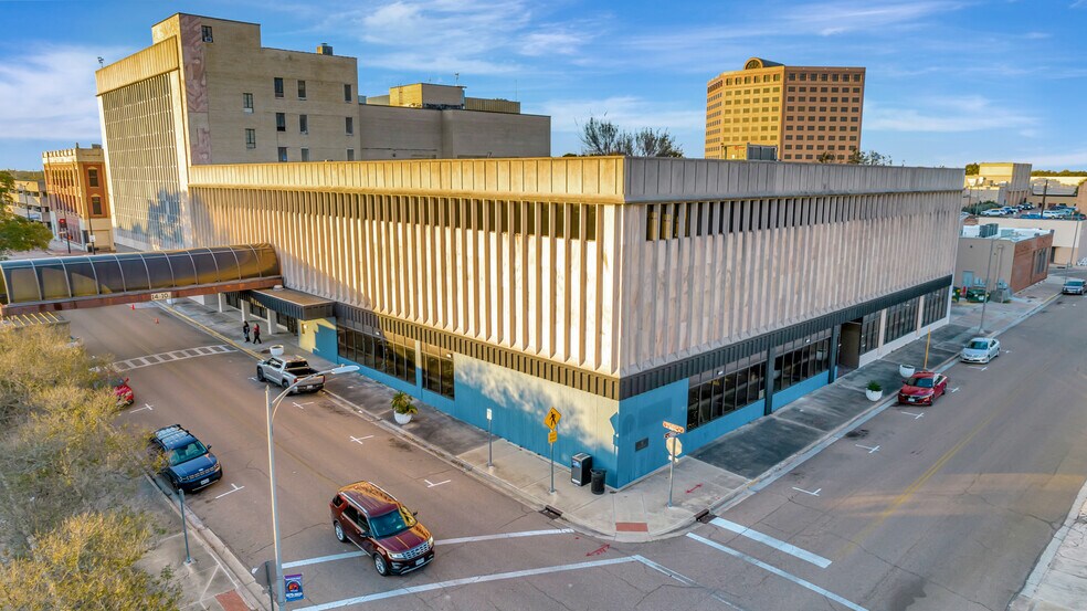 More Photos Of 120 S Main St, Victoria Office For Sale