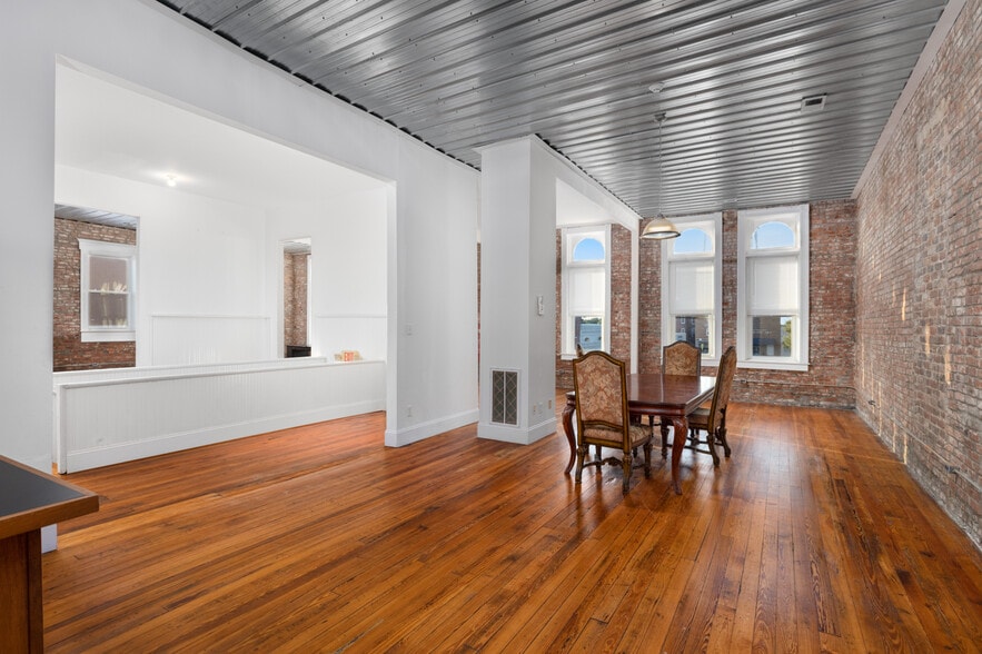 More Photos Of 107-109 W Pleasant Ave, Covington Loft Creative Space For Sale