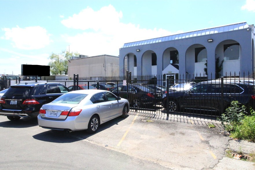 More Photos Of 5827 Star Ln, Houston Warehouse For Sale