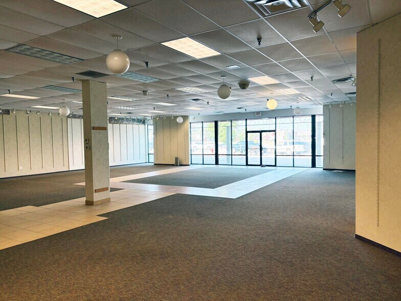 More Photos Of 613-619 N 13th St, Decatur General Retail For Lease