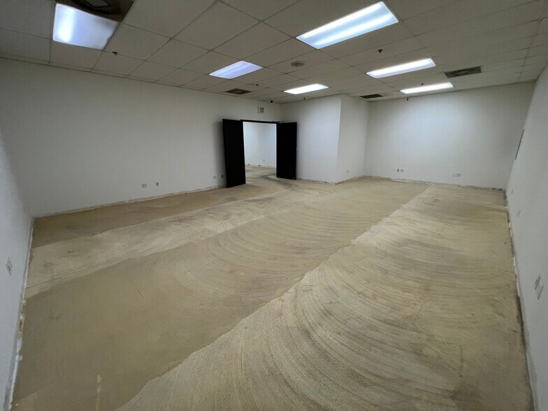 More Photos Of 15650 El Prado Rd, Chino Warehouse For Lease