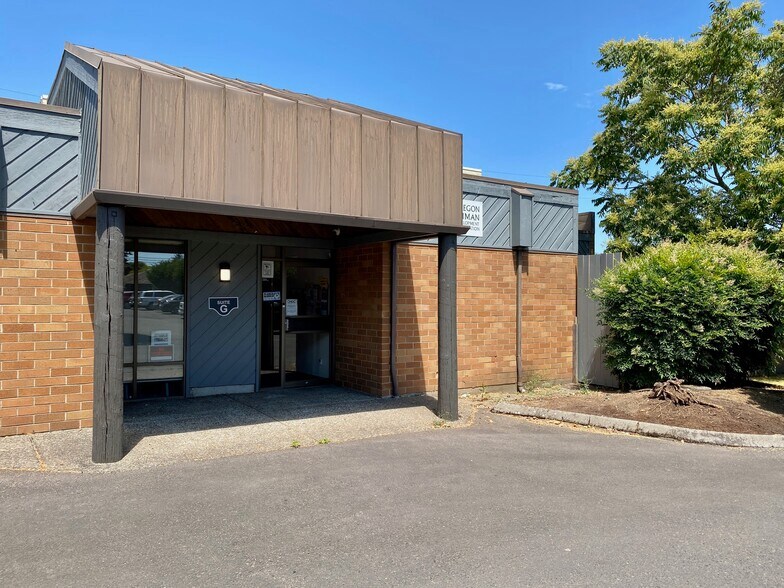 More Photos Of 527 SE Baseline St, Hillsboro Medical For Lease