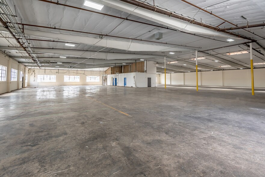 More Photos Of 3355 W El Segundo Blvd, Hawthorne Warehouse For Lease