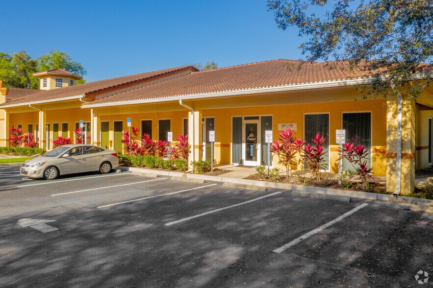 More Photos Of 15050 Elderberry Ln, Fort Myers Medical For Lease