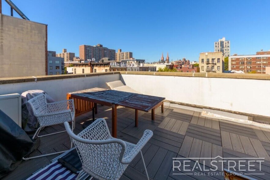 More Photos Of 90 Moore St, Brooklyn Apartments For Sale