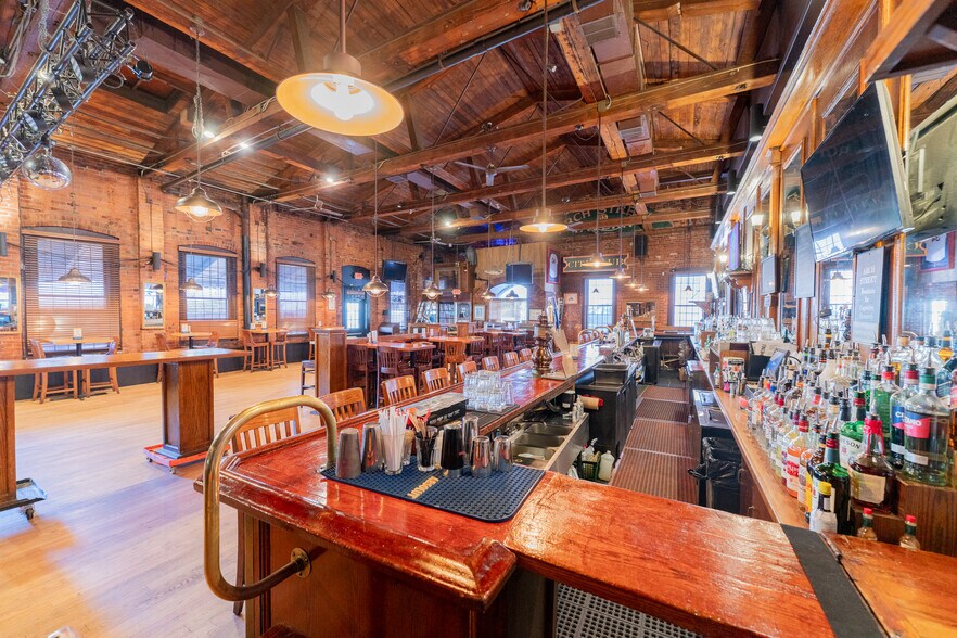 More Photos Of 83-85 Arch St, Hartford Restaurant For Sale