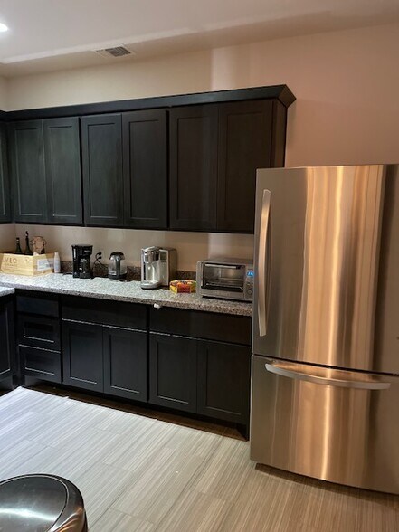 More Photos Of 26207 Oak Ridge Dr, Spring Medical For Lease