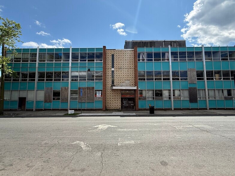 More Photos Of 700 Park Ave, Plainfield Office For Sale