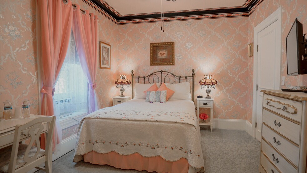 More Photos Of 118 S 300 W, Heber City Hospitality For Sale