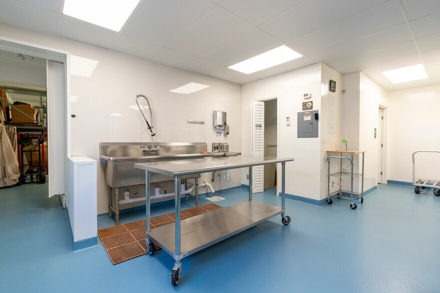 More Photos Of 218 S F St, Lake Worth Beach Warehouse For Sale