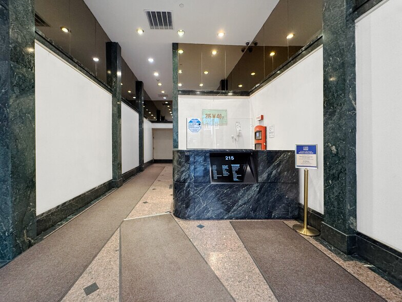 More Photos Of 215 W 40th St, New York Office For Lease