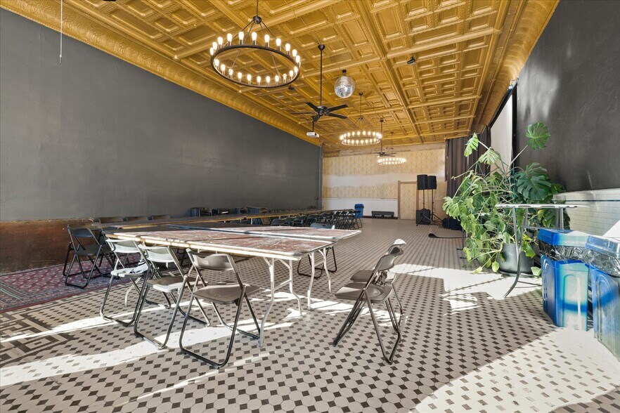 More Photos Of 301 Victor Ave, Victor Hotel For Sale