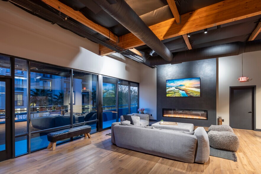 More Photos Of 1100 E Washington St, Phoenix Office For Sale