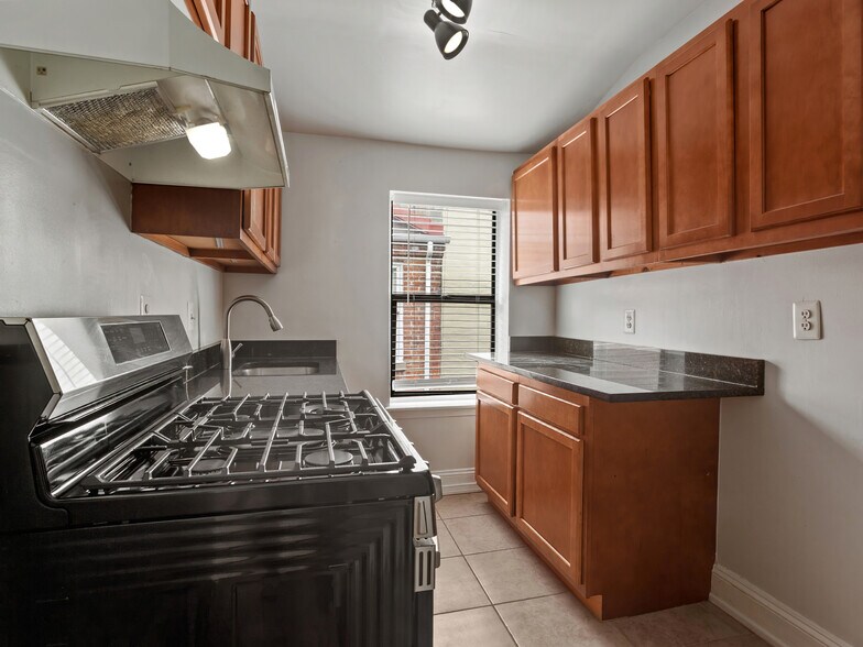 More Photos Of 1223 N St NW, Washington Apartments For Sale