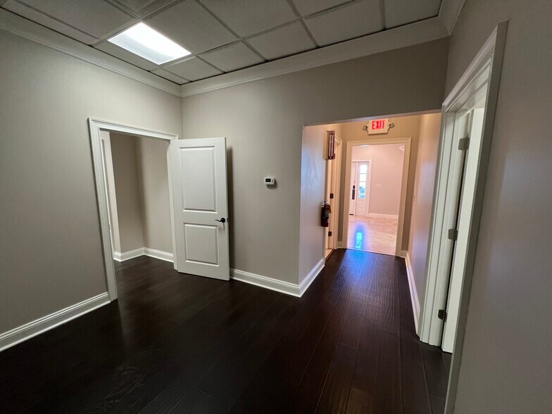 More Photos Of 3040 Highlands Pky, Smyrna Coworking Space