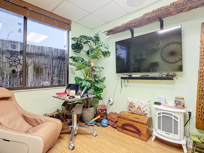 More Photos Of 405 Downing St, New Smyrna Beach Medical For Sale