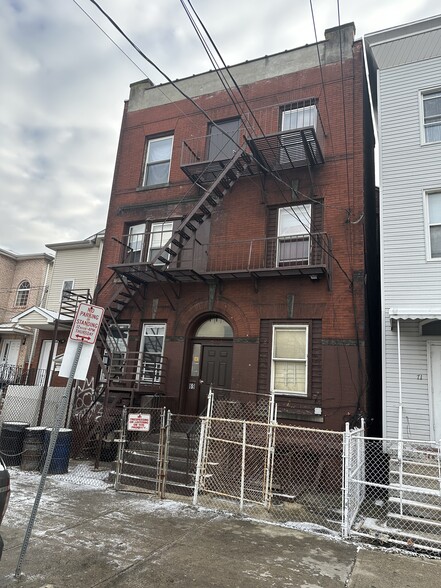 Primary Photo Of 69 Pennsylvania Ave, Newark Apartments For Sale