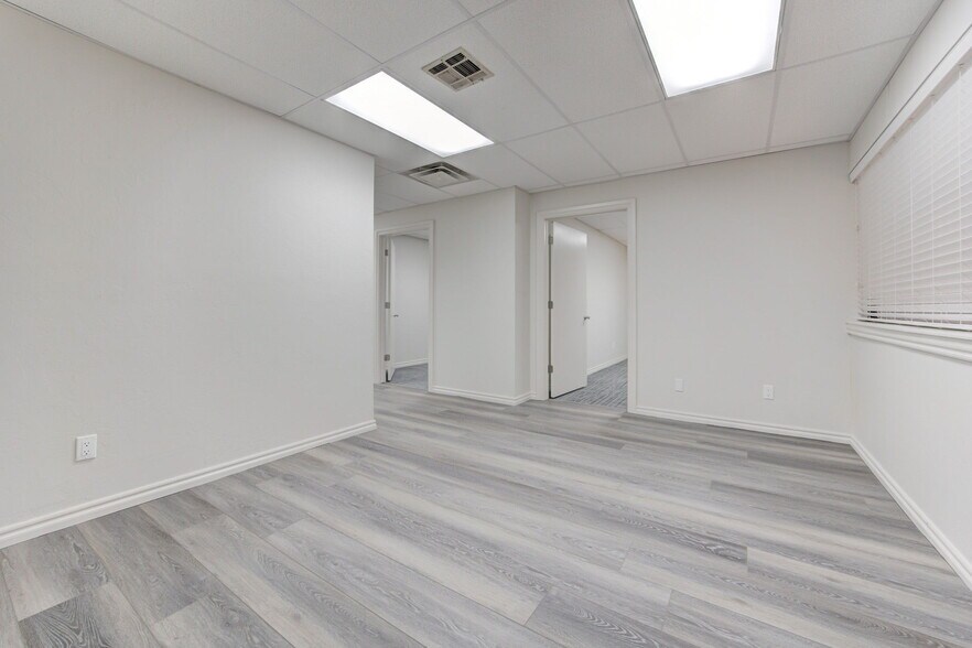 More Photos Of 2401 Tee Cir, Norman Office For Sale