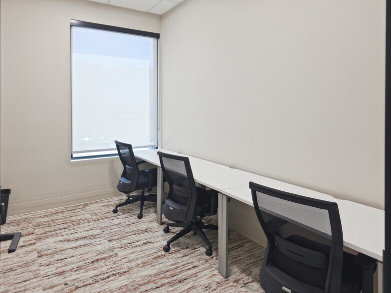 More Photos Of 775 N 1525th W, Farmington Coworking Space