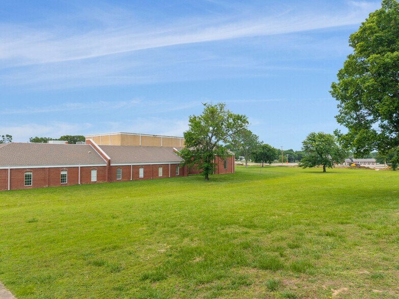 More Photos Of 1101 N Wheeler Ave, Sallisaw Religious Facility For Sale