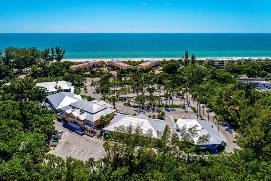 More Photos Of 5370 Gulf Of Mexico Dr, Longboat Key Freestanding For Sale