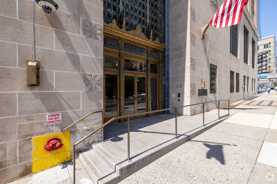 More Photos Of 341 9th Ave, New York Office For Lease