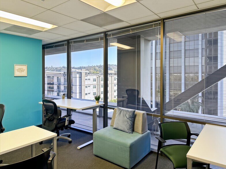 More Photos Of 15233 Ventura Blvd, Sherman Oaks Coworking Space
