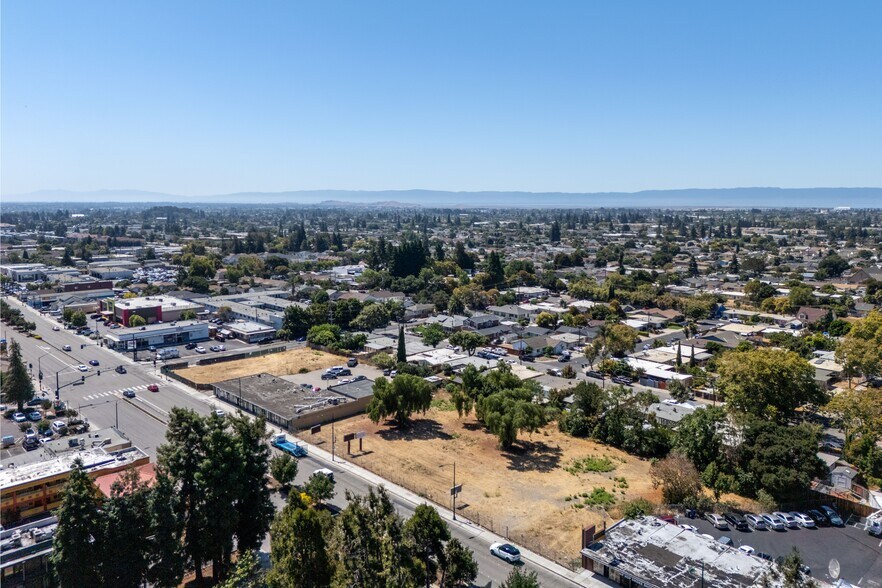 More Photos Of 24453-24475 Mission Blvd, Hayward Freestanding For Sale