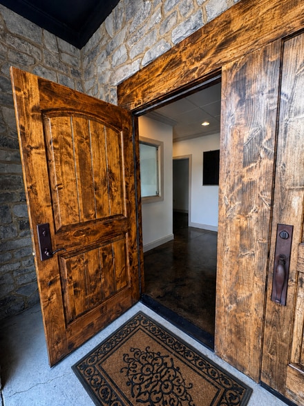More Photos Of 1000 Southlake Park, Birmingham Office Residential For Sale