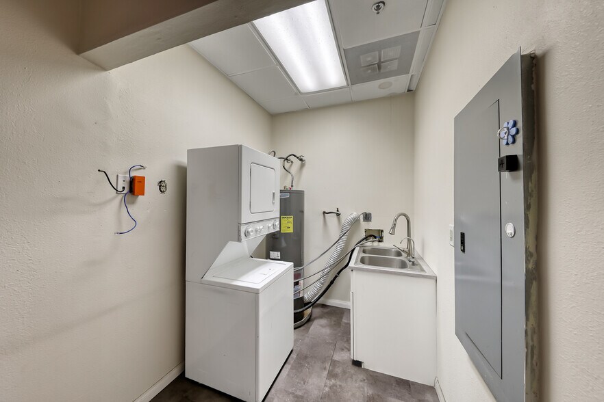 More Photos Of 4355 Spring Mountain Rd, Las Vegas Unknown For Lease