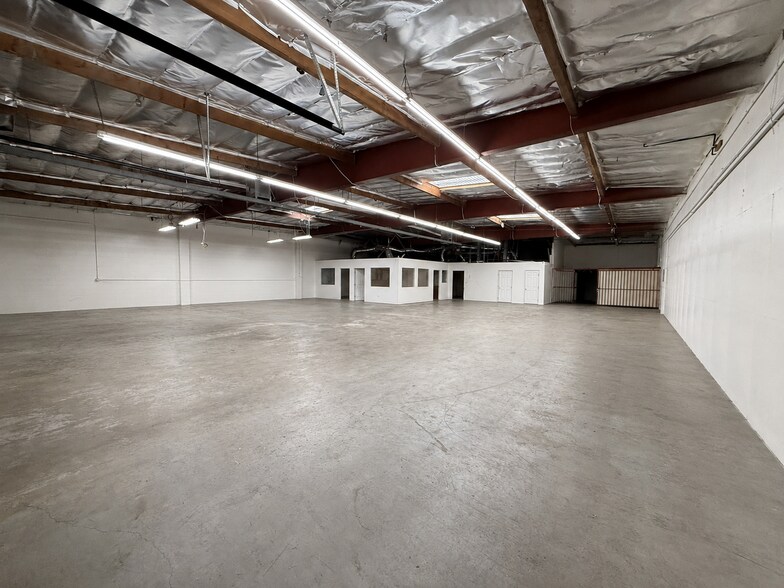 More Photos Of 13227 San Fernando Rd, Rancho Cascades Warehouse For Lease