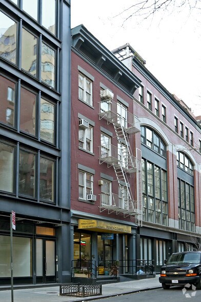 More Photos Of 154 Reade St, New York Storefront Retail Office For Sale