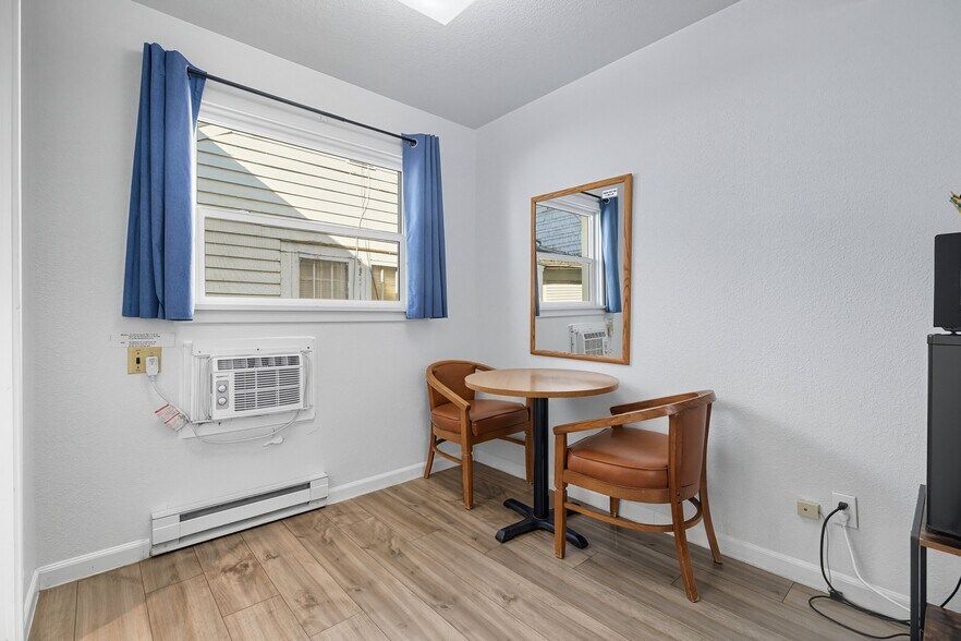 More Photos Of 615 S Main St, Colfax Hotel For Sale