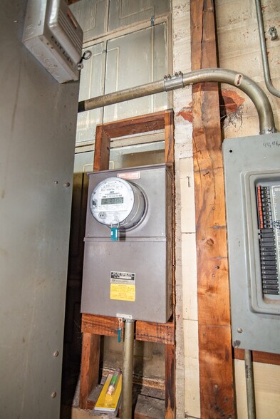 More Photos Of 4128 Hayward Ave, Baltimore Warehouse For Sale