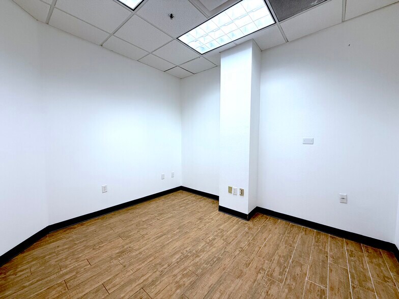 More Photos Of 6735 Conroy Windermere Rd, Orlando Medical For Sale