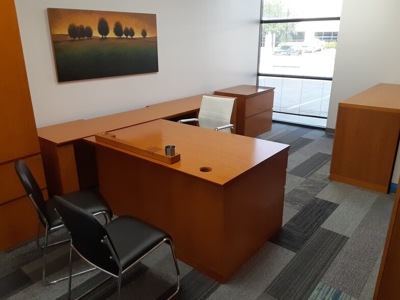 More Photos Of 3901 E Plano Pky, Plano Warehouse For Lease