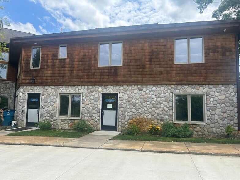 More Photos Of 15045 Dixie Hwy, Holly Coworking Space