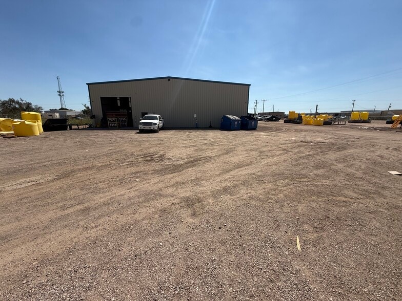 More Photos Of 1006 W County Road 114, Midland Industrial For Lease