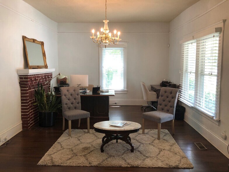 More Photos Of 514 Beatties Ford Rd, Charlotte Office For Sale